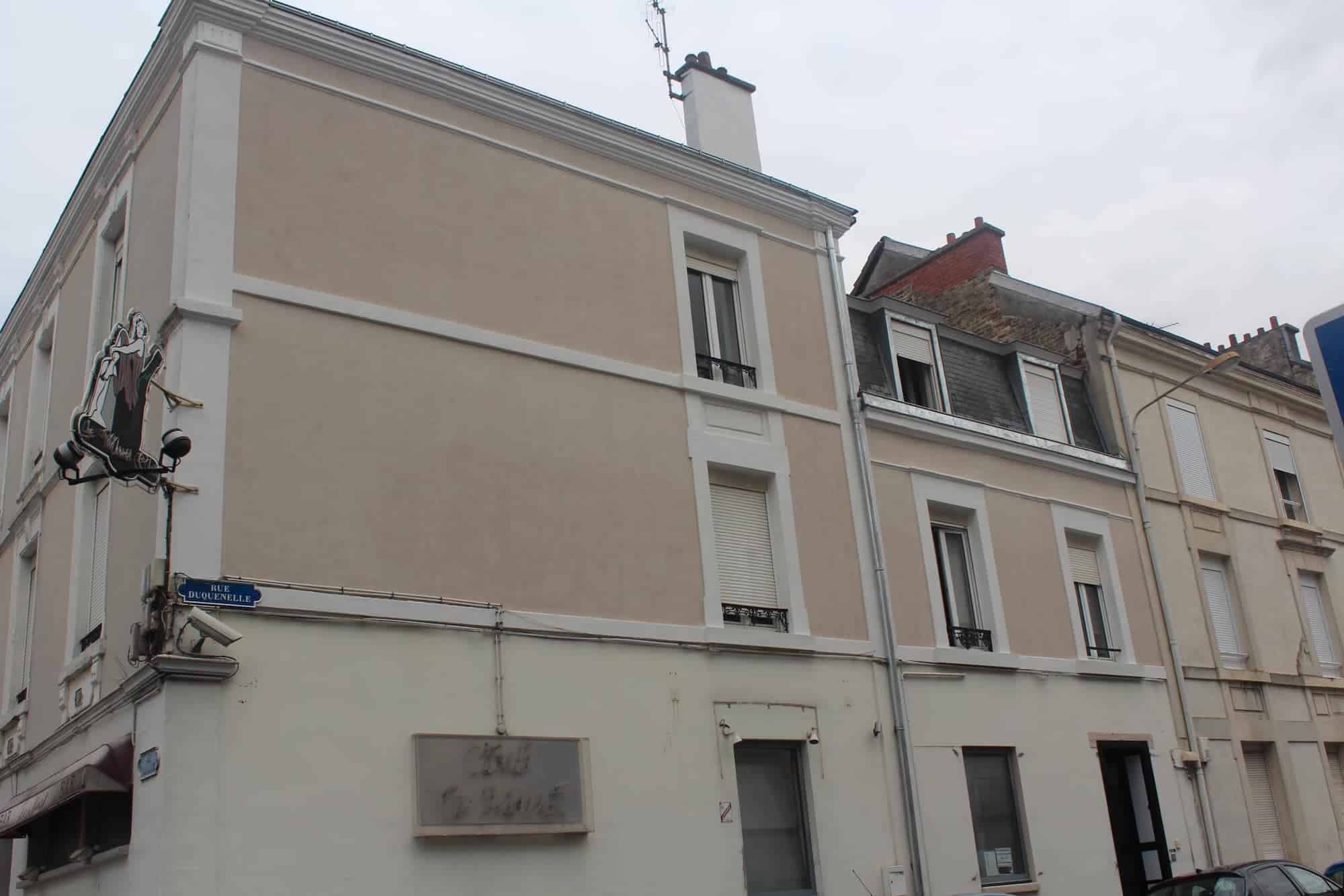 Réfection des corniches et des façades d'une bâtisse à Reims